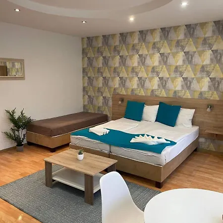 Star With Free Parking Будапешт