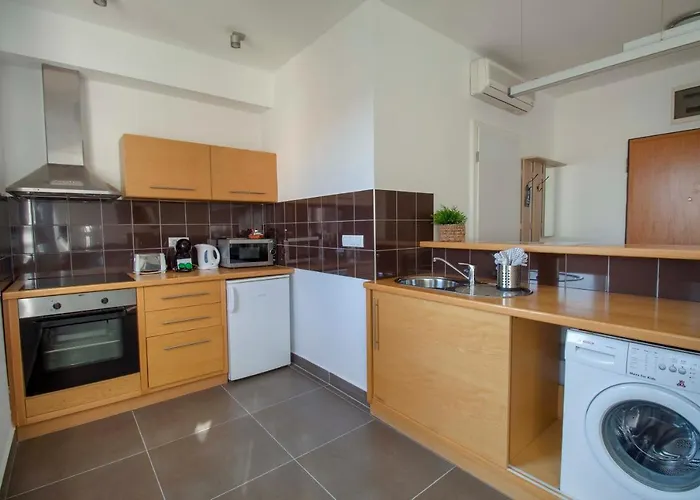 Star With Free Parking