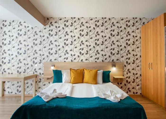 Star With Free Parking *